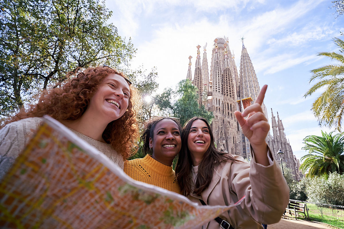 How to Ace a Group Trip with Sheeka Sanahori