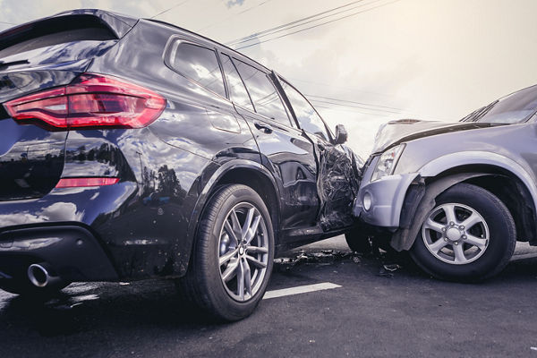 Car crash with 2 SUVs, collision